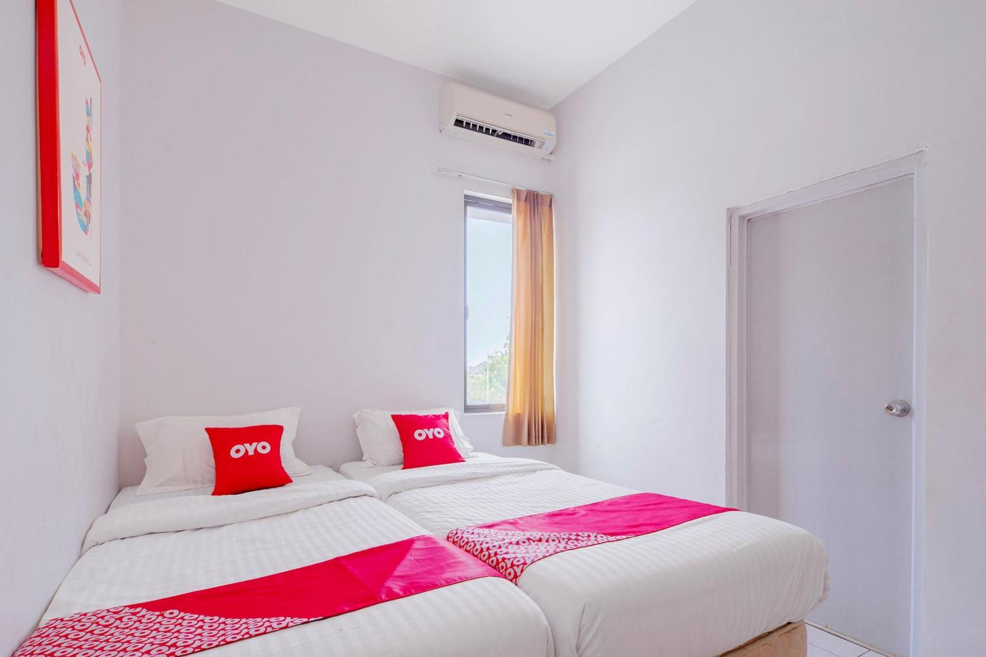 Hotel Super Oyo 866 Idola 2*