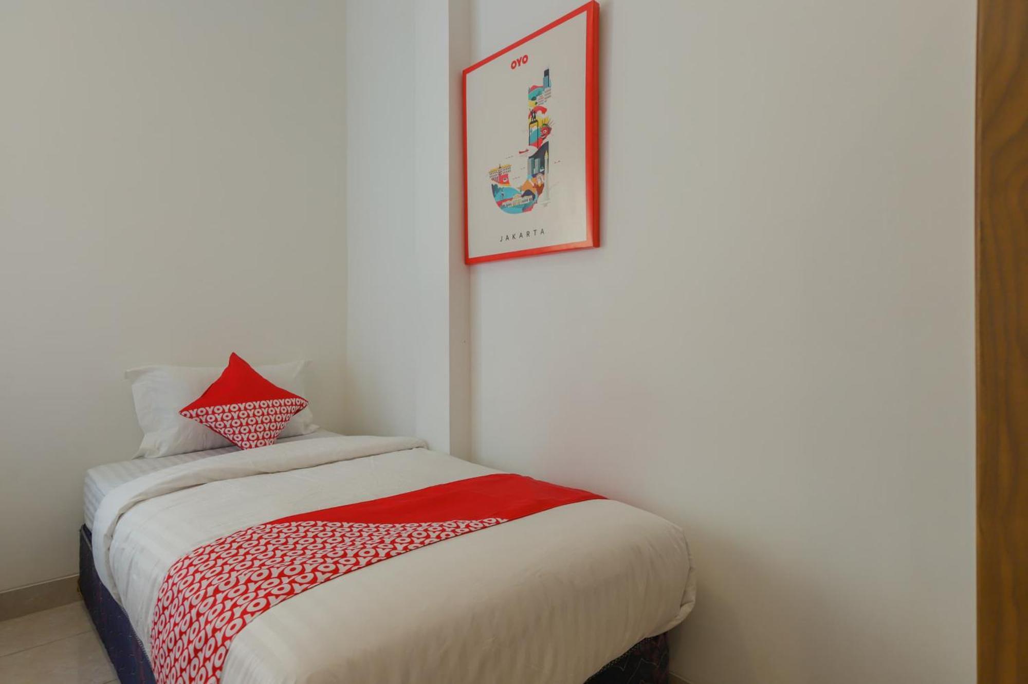 Super Oyo 866 Idola Hotel