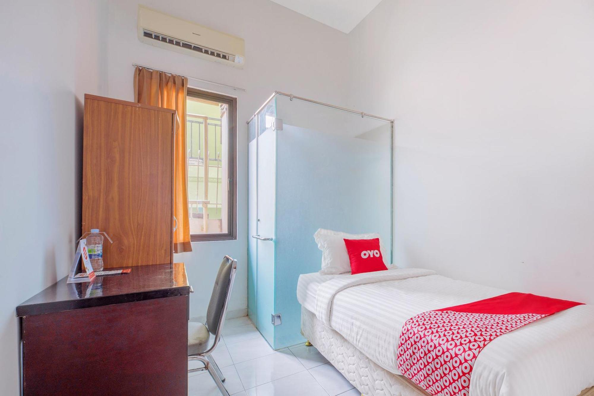Hotel Super Oyo 866 Idola Jakarta